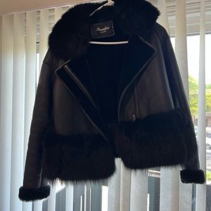 Real fur. Size M, short sheepskin coat.